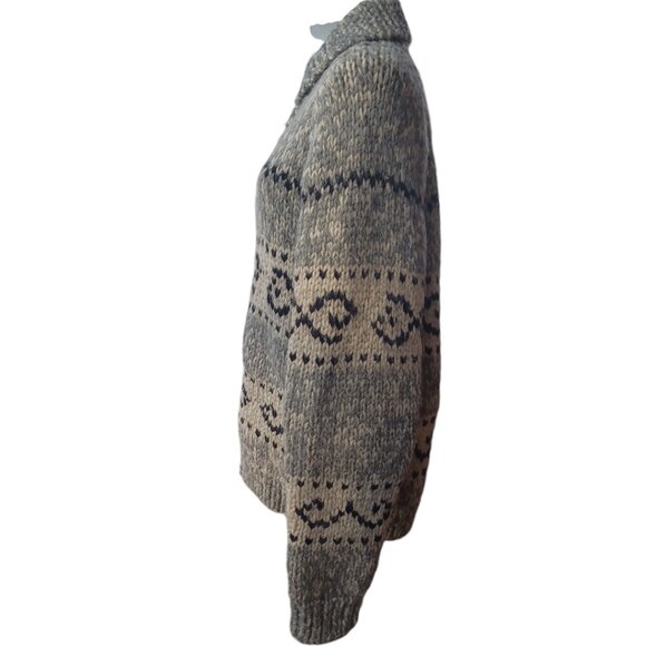 Hand Knit Cowichan / Siwash Sweater L/XL (4624 - Picture 2 of 10